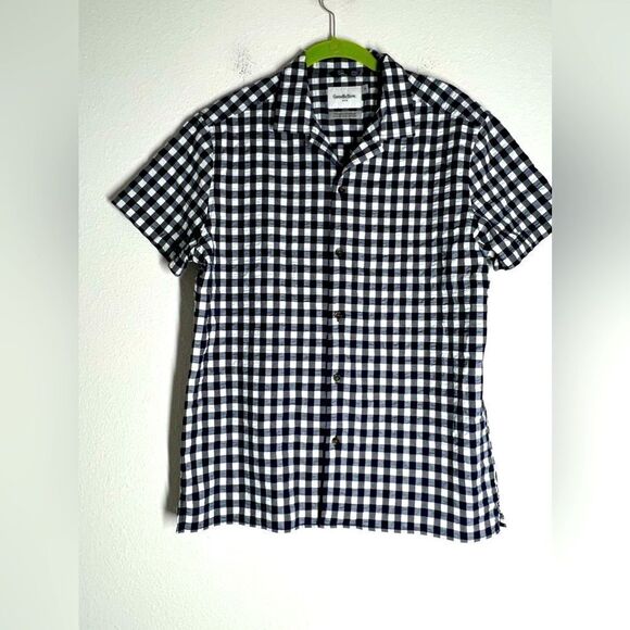 Goodfellow & Co Other - Goodfellow & Co. Short Sleeved Button-Up Navy/Black Plaid Seersucker - Sz M
